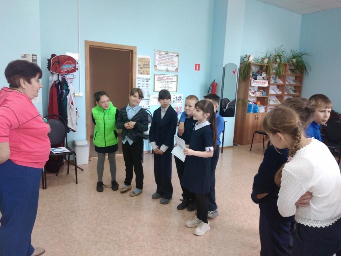 В Детском секторе РДК 19 мая прошла конкурсно - игровая программа «Наша дружная школьная семья» В Детском секторе РДК 19 мая прошла конкурсно - игровая программа «Наша дружная школьная семья»