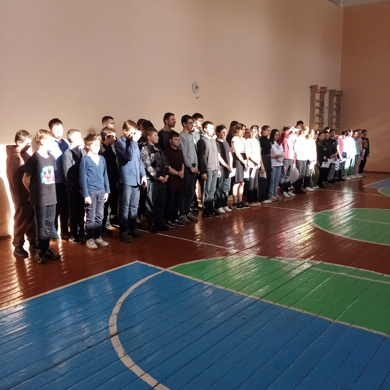 В МОУ СОШ с.Телегино судьи центра тестирования Колышлейского района 20 марта 2024 года приняли нормативы у учащихся школы с 1 по 6 ступени