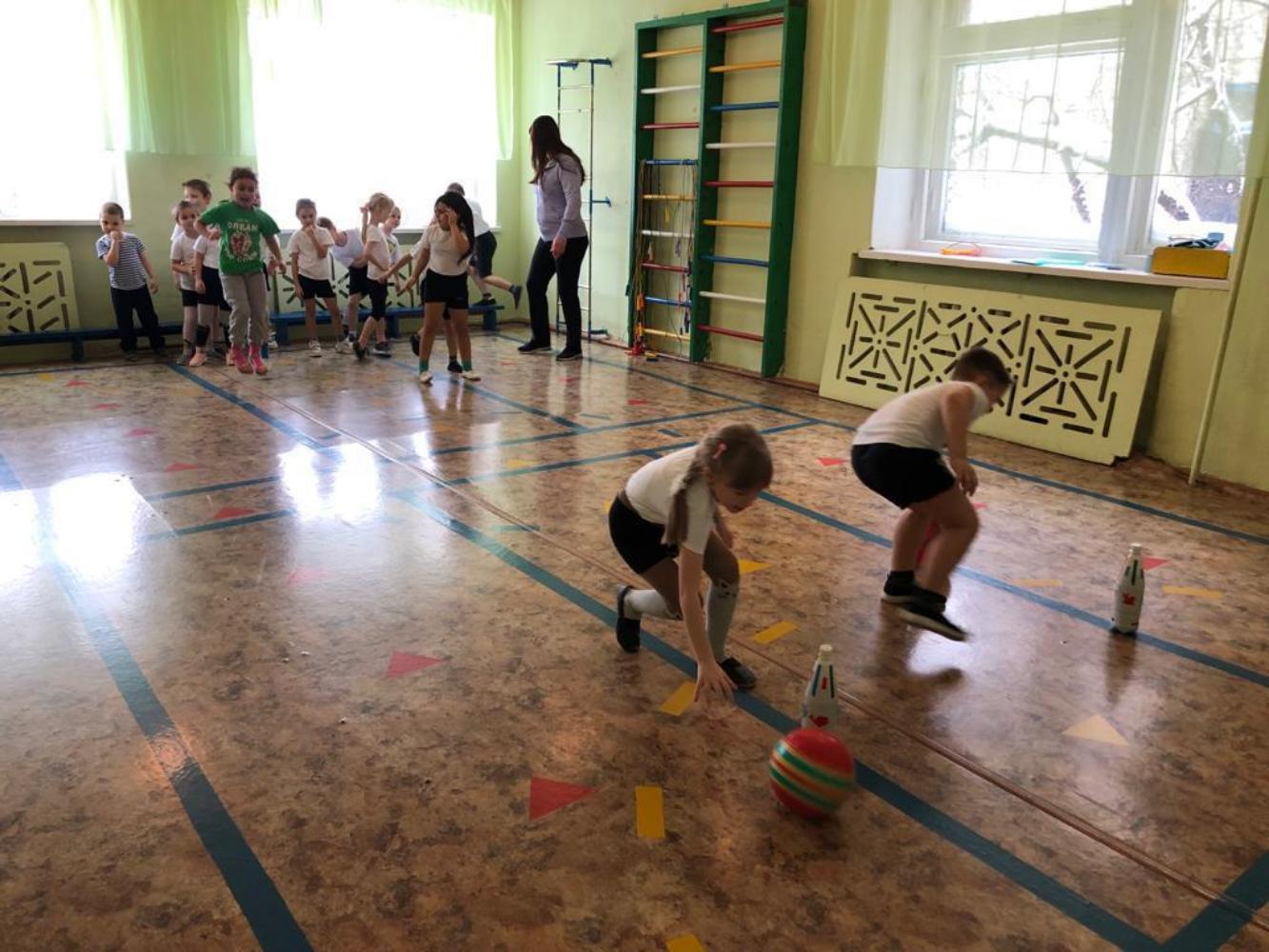 12 января 2022 года в МДОУ д/с «Петушок» проведены новогодние «Весёлые старты» 
