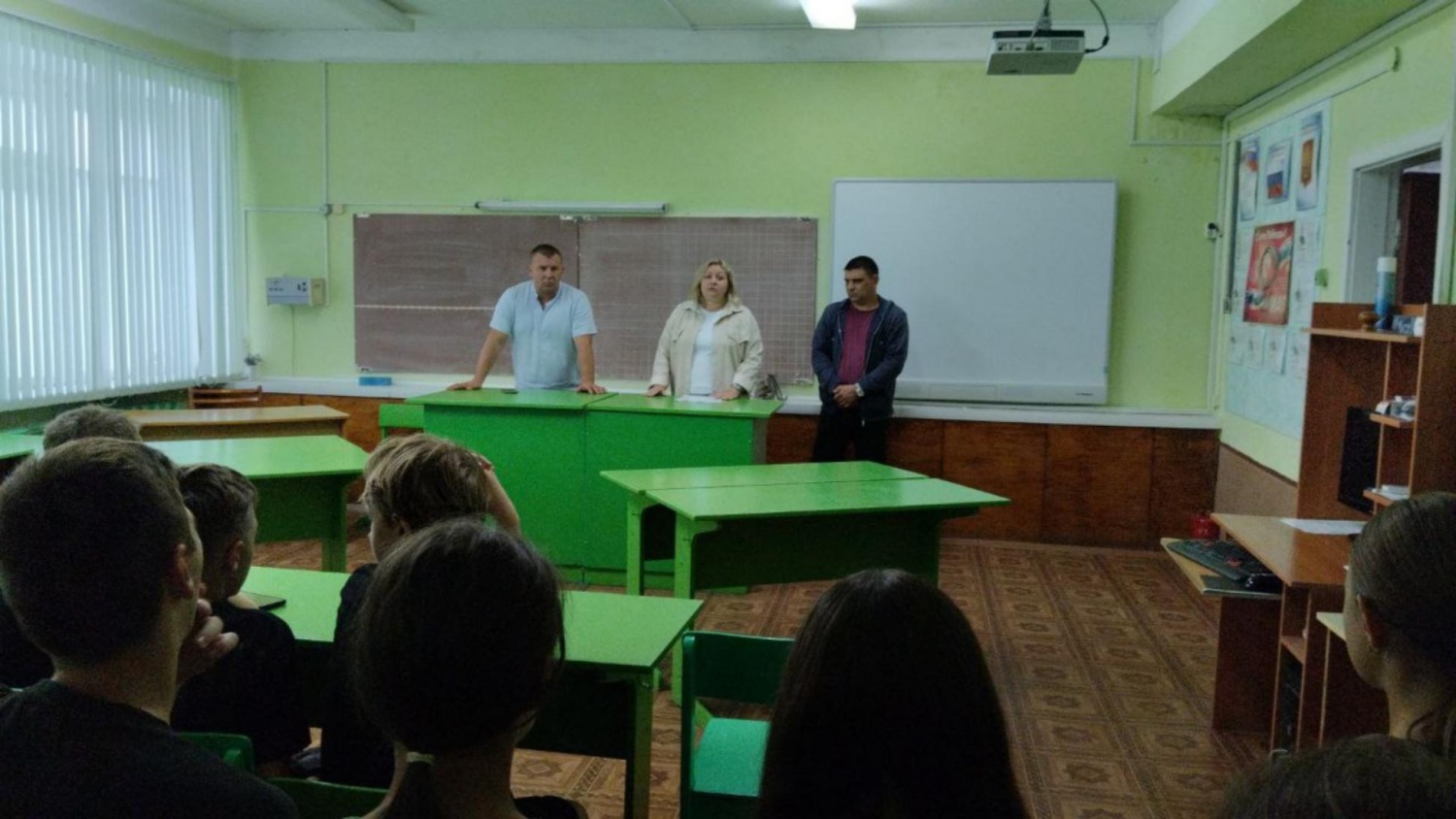 В  лагере труда и отдыха на базе МОУ СОШ с. Названовка 27 июня было проведено мероприятие для подростков «Наркотики: мираж и действительность!»
