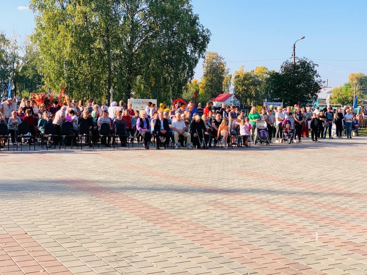 На центральной площади рабочего посёлка Колышлей 22 сентября состоялось торжественное мероприятие «Земля моя, мой Колышлейский край», посвящённое 95-летию Колышлейского района