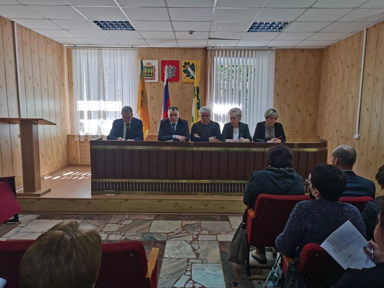 В Администрации Колышлейского района 24 мая глава администрации района Вильдан Узбеков провел расширенное совещание с руководителями организаций и учреждений района В Администрации Колышлейского района 24 мая глава администрации района Вильдан Узбеков провел расширенное совещание с руководителями организаций и учреждений района