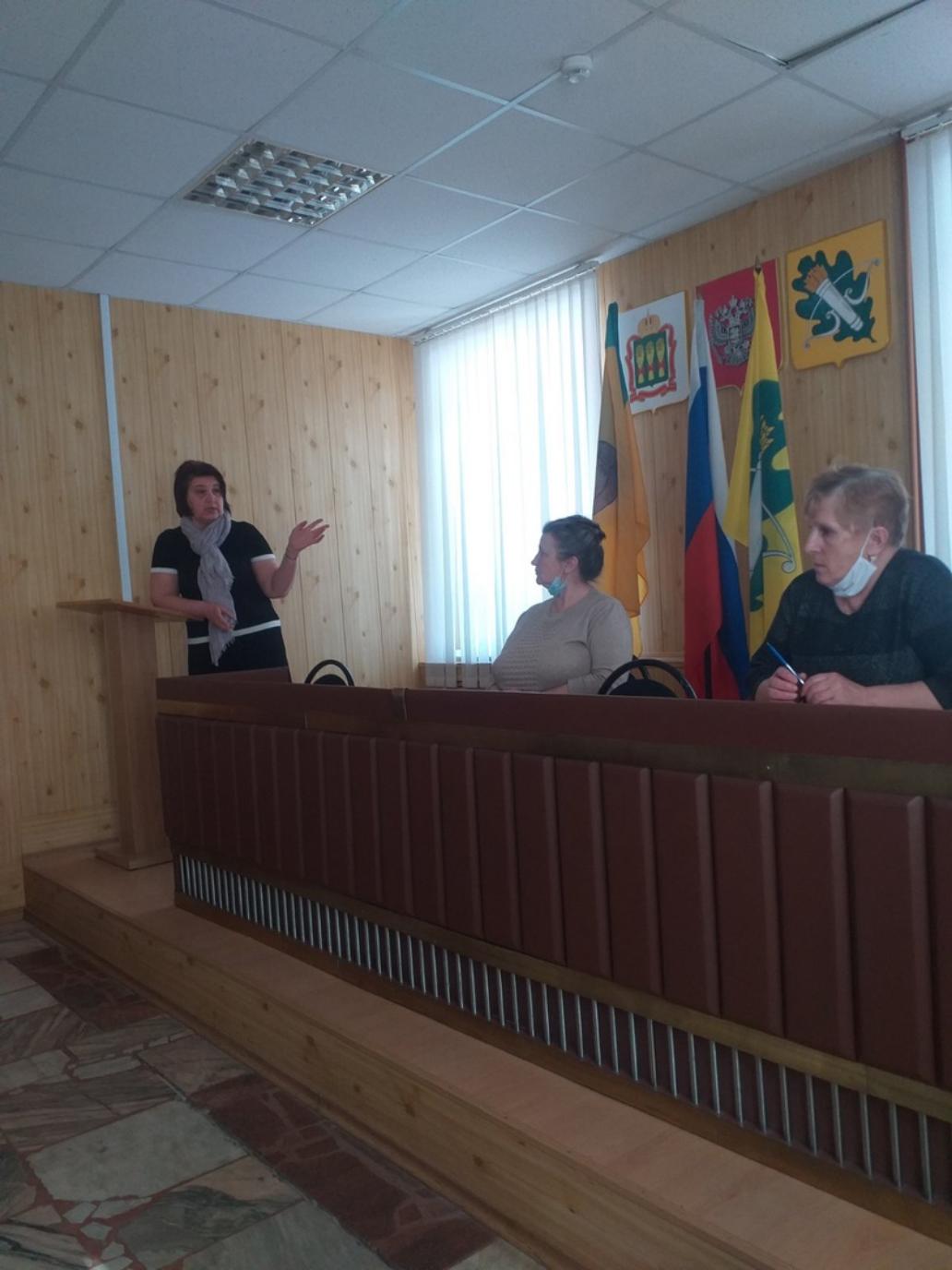 В малом зале районной администрации Колышлейского района в рамках регионального форума  22 марта 2022 года состоялся районный форум классных руководителей