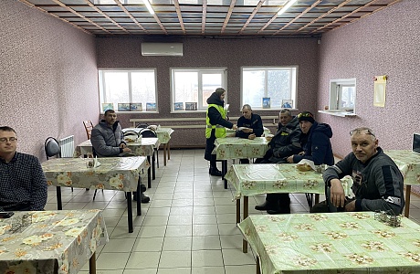 Сотрудники Госавтоинспекции встретились с водителями общества с ограниченной ответственностью «Колышлейское ДСУ»