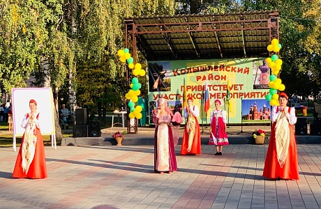 На центральной площади рабочего посёлка Колышлей 22 сентября состоялось торжественное мероприятие «Земля моя, мой Колышлейский край», посвящённое 95-летию Колышлейского района