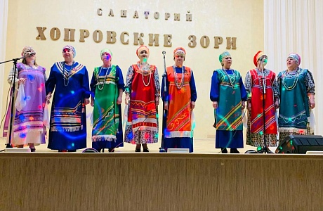Участники художественной самодеятельности филиала №1 МУК МЦРДК  28 апреля 2023 года провели благотворительный концерт  «Сильный народ – сильная Россия»