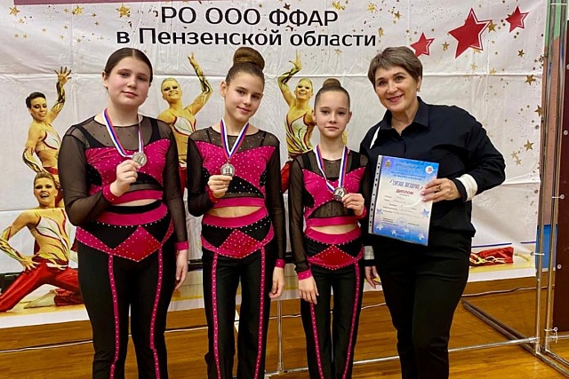 Кубок Пензенской области и областные соревнования «Сурские звездочки» по фитнес – аэробике Кубок Пензенской области и областные соревнования «Сурские звездочки» по фитнес – аэробике
