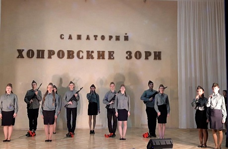 Творческая группа школы МОУ СОШ № 2 р. п. Колышлей подготовила литературно-музыкальную композицию "ЖЕНСКОЕ лицо ПОБЕДЫ"