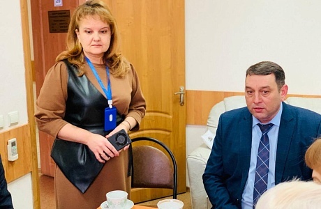 В здании Социального фонда России по Пензенской области 13 декабря 2023 года состоялась встреча Главы Колышлейского района Михаила Максимова с активистками Центра общения старшего поколения
