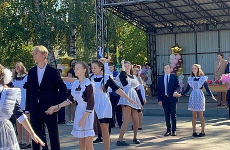Торжественная линейка, посвящённая Дню Знаний, прошла 1 сентября 2023 года в 11 школах и 6 филиалах Колышлейского района Торжественная линейка, посвящённая Дню Знаний, прошла 1 сентября 2023 года в 11 школах и 6 филиалах Колышлейского района