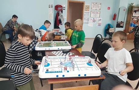 В детском секторе МУК МЦРДК Колышлейского района ежедневно проходят мероприятия для детей, посещающих детские оздоровительные лагеря. В детском секторе МУК МЦРДК Колышлейского района ежедневно проходят мероприятия для детей, посещающих детские оздоровительные лагеря.