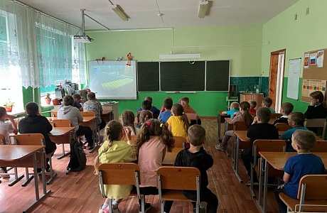 Очередная беседа состоялась 16 июня в МОУ СОШ №2 р.п. Колышлей с воспитанниками детского оздоровительного лагеря на тему «Безопасность дорожного движения».