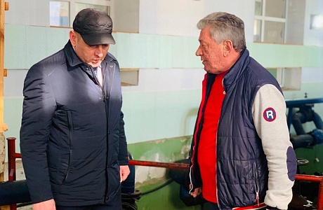 Глава администрации Колышлейского района Михаил Максимов посетил станцию водозабора в селе Сущевка. Глава администрации Колышлейского района Михаил Максимов посетил станцию водозабора в селе Сущевка.