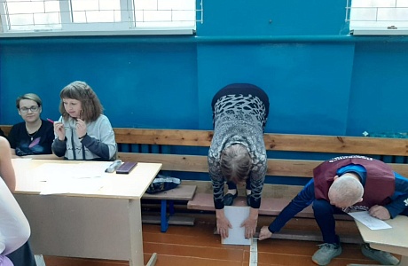 В МОУ СОШ с.Красная Горка 18 декабря 2025 года учащиеся школы, педагоги, а также дружный коллектив МДОУ д/с. «Солнышко» сдавали нормативы ВФСК «ГТО».