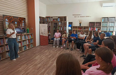 15 июля для ребят из летнего трудового лагеря д. Названовка был организован познавательный турнир «Россия: Моя история и культура» 15 июля для ребят из летнего трудового лагеря д. Названовка был организован познавательный турнир «Россия: Моя история и культура»