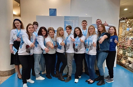 Педагог МОУ СОШ с. Телегино Алина Соловьёва приняла участие в Международном форуме Волонтёров Победы, который проходил в Самаре с 14 по 18 декабря Педагог МОУ СОШ с. Телегино Алина Соловьёва приняла участие в Международном форуме Волонтёров Победы, который проходил в Самаре с 14 по 18 декабря