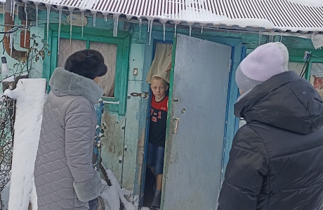 Продолжаются рейды по месту жительства семей, состоящих на профилактическом учете. Продолжаются рейды по месту жительства семей, состоящих на профилактическом учете.
