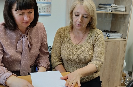 Заведующая архивным сектором Администрации Колышлейского района Наталия Каревская провела ознакомление с ведением делопроизводства
