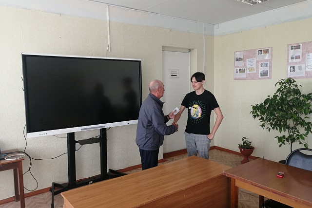 Знаки ГТО были вручены студентам 5 и 6 ступеней Колышлейского филиала Сердобского многопрофильного техникума.