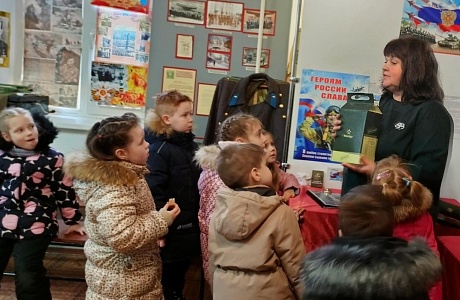 27 января подготовительная группа детского сада"Золотой ключик "посетили краеведческий музей р.п.Колышлей.