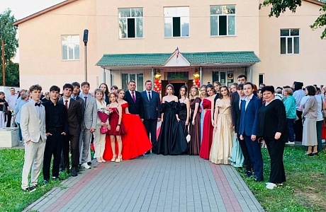 В районном Доме культуры р.п.Колышлей 27 июня 2026 года прошёл один из самых торжественных и трогательных праздников — выпускной вечер для 11-х классов МОУ СОШ №1 р.п.Колышлей 