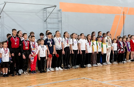 «Дамате» стала участником благотворительного проекта по передаче пензенским школам спортивного инвентаря