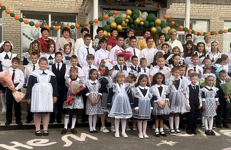Традиционно 1 сентября в школах района прошли торжественные линейки, посвящённые Дню знаний