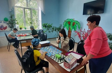 В детском секторе районного Дома культуры 27 июня 2023 года была проведена квест-игра " По дорогам народных сказок" В детском секторе районного Дома культуры 27 июня 2023 года была проведена квест-игра " По дорогам народных сказок"