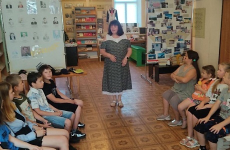 14 июня в дни летних каникул отряд" Крылья детства" посетили краеведческий музей 14 июня в дни летних каникул отряд" Крылья детства" посетили краеведческий музей