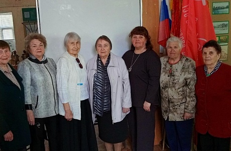 В краеведческом музее 16 мая состоялся час общения " Детство опаленное войной"для участниц клуба "Хранители истории".