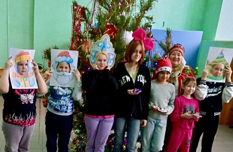 8 января, в последний день зимних каникул в танцевальном зале РДК прошла игровая развлекательная программа для детей «Новогодняя карусель»