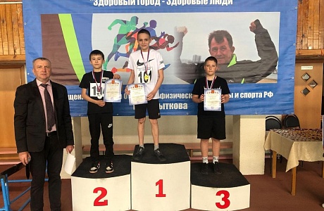 Во дворце спорта «Рубин» города Пензы 19 апреля 2025 года состоялся третий этап областного Фестиваля Гран-При по лёгкой атлетике