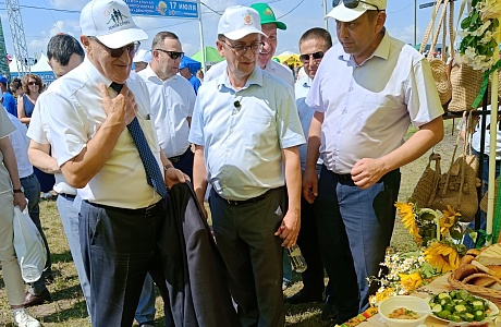 Делегация Колышлейского района 17 июля 2025 года приняла участие в агротехнологической выставке «День поля»