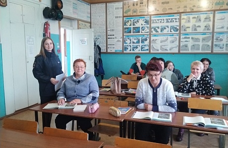 Сотрудники Госавтоинспекции провели профилактическую беседу с начинающими водителями по предотвращению нарушений Правил дорожного движения