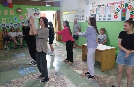 Продолжает свою работу 2 смена ЛТО « Радуга» при Названовской ООШ – филиале МОУ СОШ №1 р.п.Колышлей Продолжает свою работу 2 смена ЛТО « Радуга» при Названовской ООШ – филиале МОУ СОШ №1 р.п.Колышлей