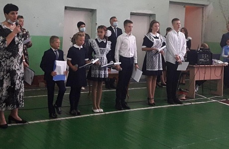 Торжественная линейка, посвящённая Дню Знаний, открыла праздничный день 1 сентября 2021 года в  11 школах и 6 филиалах  Колышлейского района