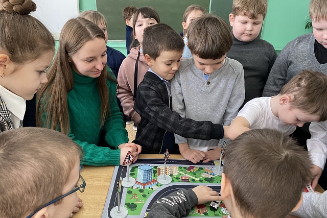 16 января 2023 года в МОУ СОШ с. Трескино состоялась встреча учащихся школы с сотрудниками отделения ГИБДДМО МВД России «Колышлейский» 16 января 2023 года в МОУ СОШ с. Трескино состоялась встреча учащихся школы с сотрудниками отделения ГИБДДМО МВД России «Колышлейский»