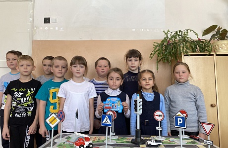 В МОУ СОШ с. Хопер 25 января 2023 года состоялась встреча учащихся начальных классов с сотрудником ОГИБДД МО МВД России «Колышлейский»