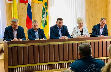 В администрации Колышлейского района 1 октября  2024 года проведено совещание по вопросам недопущения распространения идеологии терроризма и экстремизма 