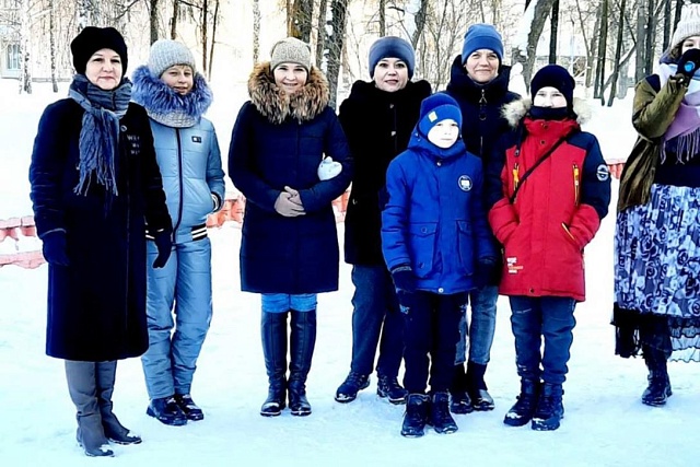 И в первый день наступившего года гостеприимно встречала МОУ СОШ №1 р.п.Колышлей своих воспитанников.