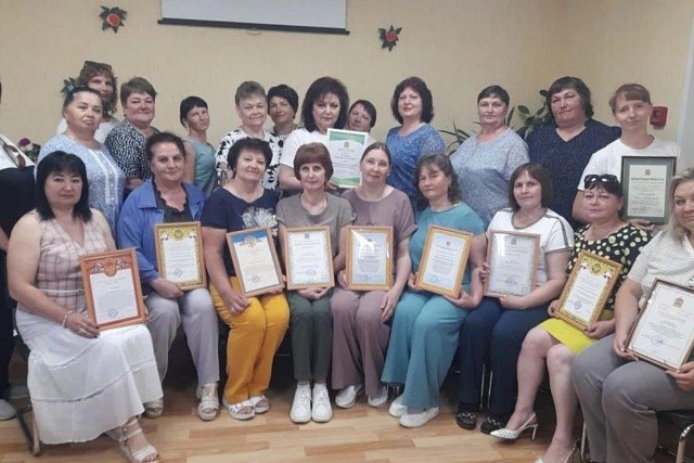 В Колышлейском районе наградили социальных работников по случаю их профессионального праздника