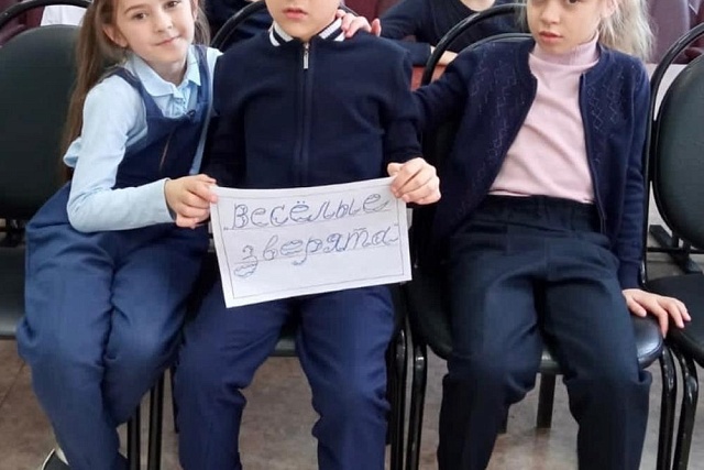 В детском секторе районного Дома культуры для обучающихся 1 «б» класса МОУ СОШ №1 р.п.Колышлей 8 декабря прошла игровая программа