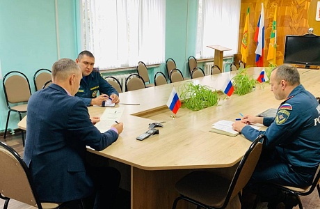 В администрации Колышлейского района 14 ноября прошло совещание о подготовки к прохождению осенне-зимнего пожароопасного периода и стабилизации обстановки с пожарами