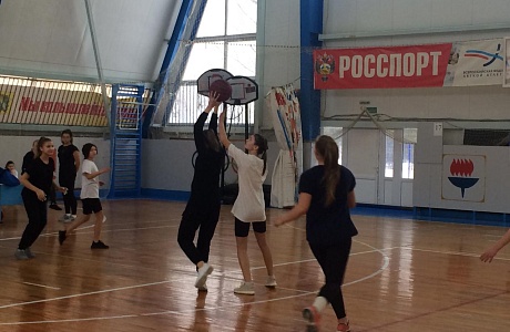 В ФОКе "Олимп" и школе №1 поселка Колышлей 28 ноября 2021 года прошли соревнования по баскетболу
