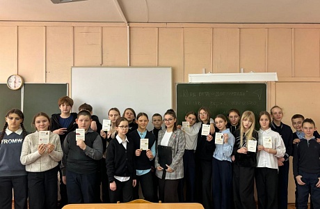 В преддверии Международного дня родного языка с учениками 6 класса школы №2 прошла увлекательная лингвистическая игра «Моя речь — моё зеркало»