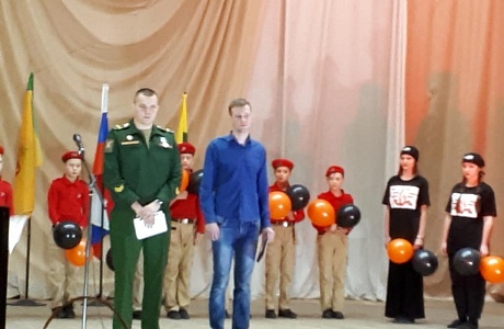 В концертном зале районного Доме культуры 22 февраля 2023 года  состоялась праздничная концертная программа « Слово во славу Защитников»