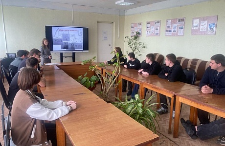 Специалистами районной библиотеки 13 мая 2025 года была организована встреча по подготовке площадки Мастер-класс "Классика в комиксах"