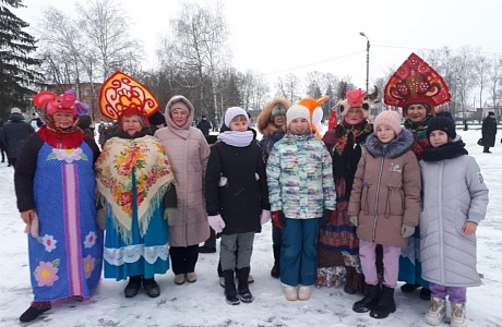На центральной площади посёлка Колышлей 13 января состоялся районный фестиваль зимних игр и забав «Крещенский переполох»