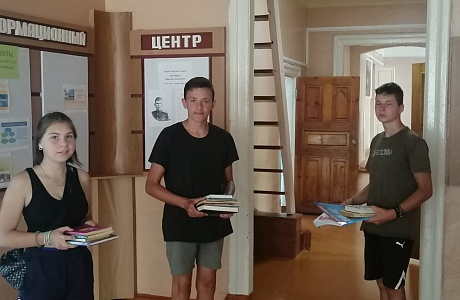 Педагоги и учащиеся школ Колышлейского района приняли участие в акции "Дети-детям"