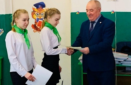 Всегда двигается только вперед Всегда двигается только вперед